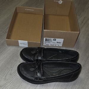 Clarks Women's Black Slip-On Loafers, Size 7.5M